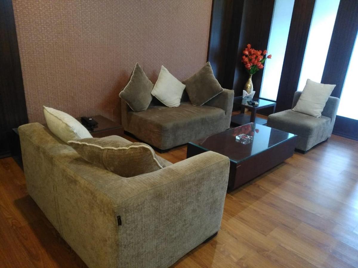 Hotel Md'S Continental Jorhāt Εξωτερικό φωτογραφία