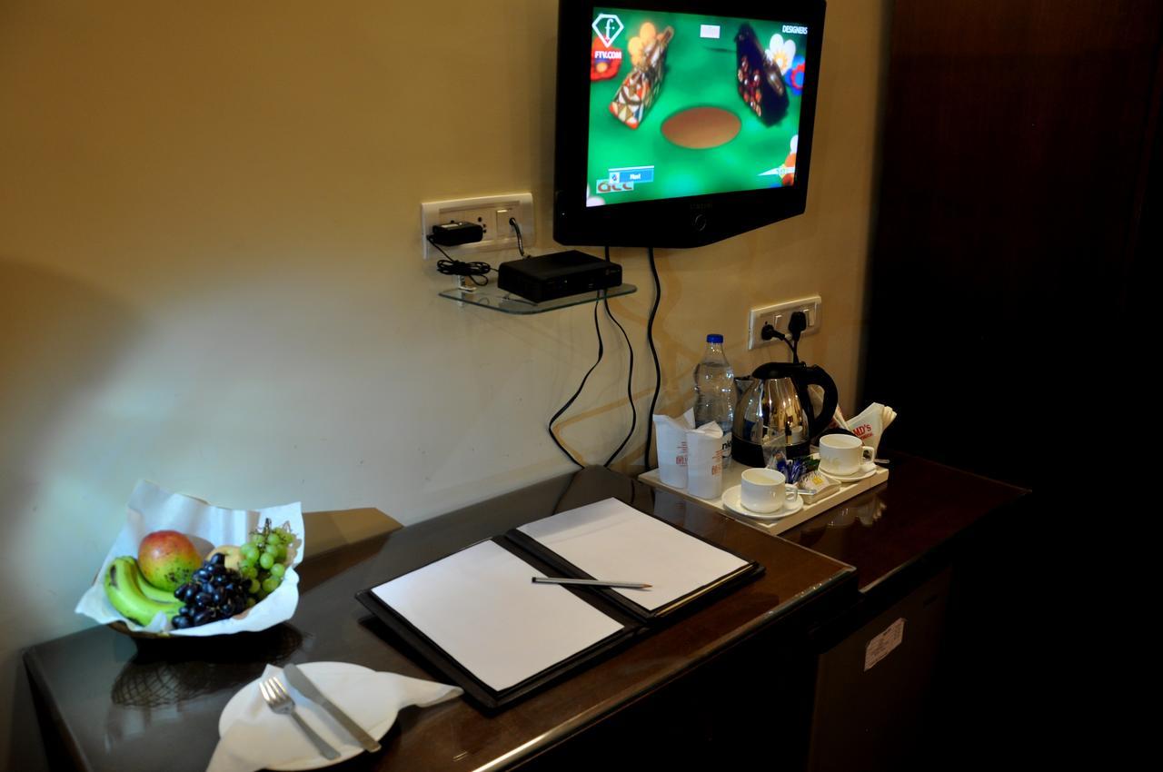 Hotel Md'S Continental Jorhāt Εξωτερικό φωτογραφία