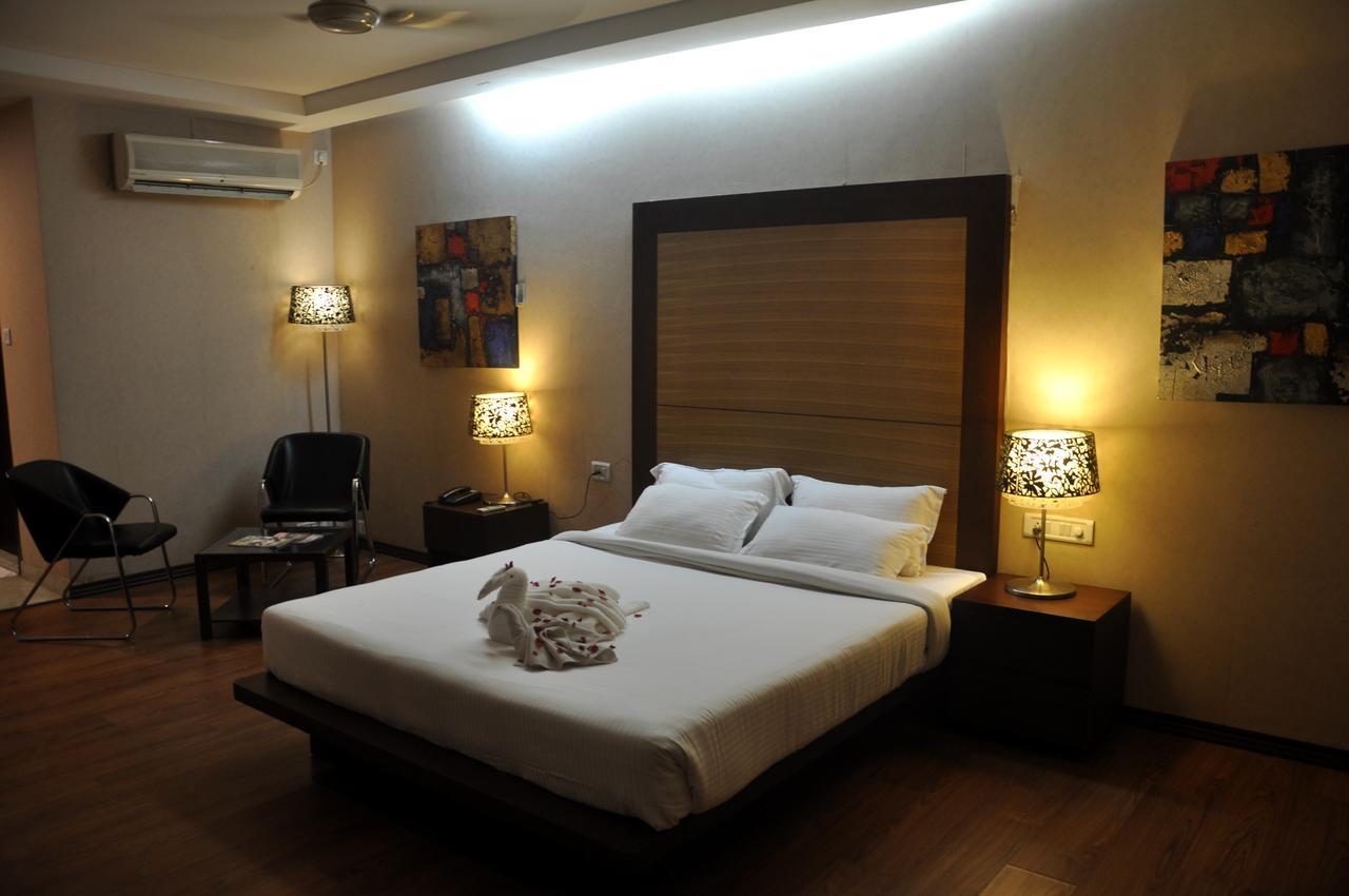 Hotel Md'S Continental Jorhāt Εξωτερικό φωτογραφία